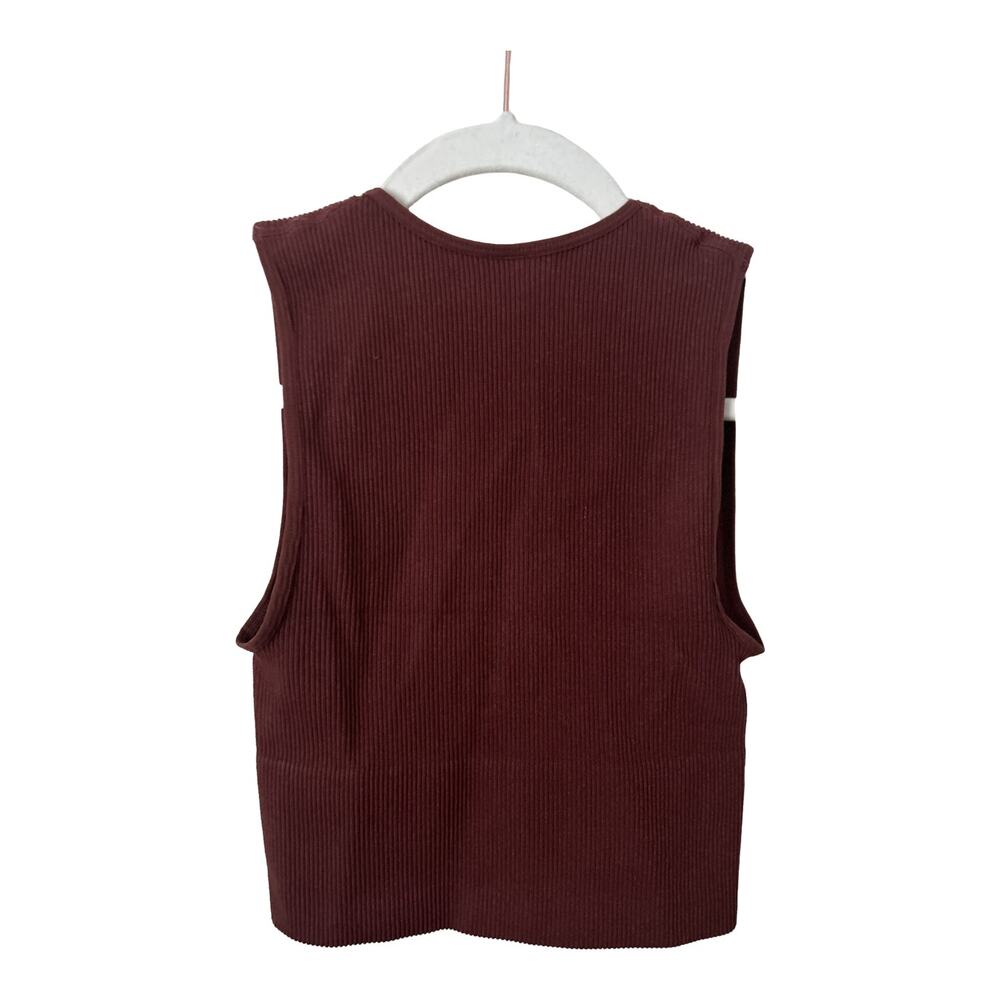Dynamic Top, One Size Fits All - Picture 3 of 3